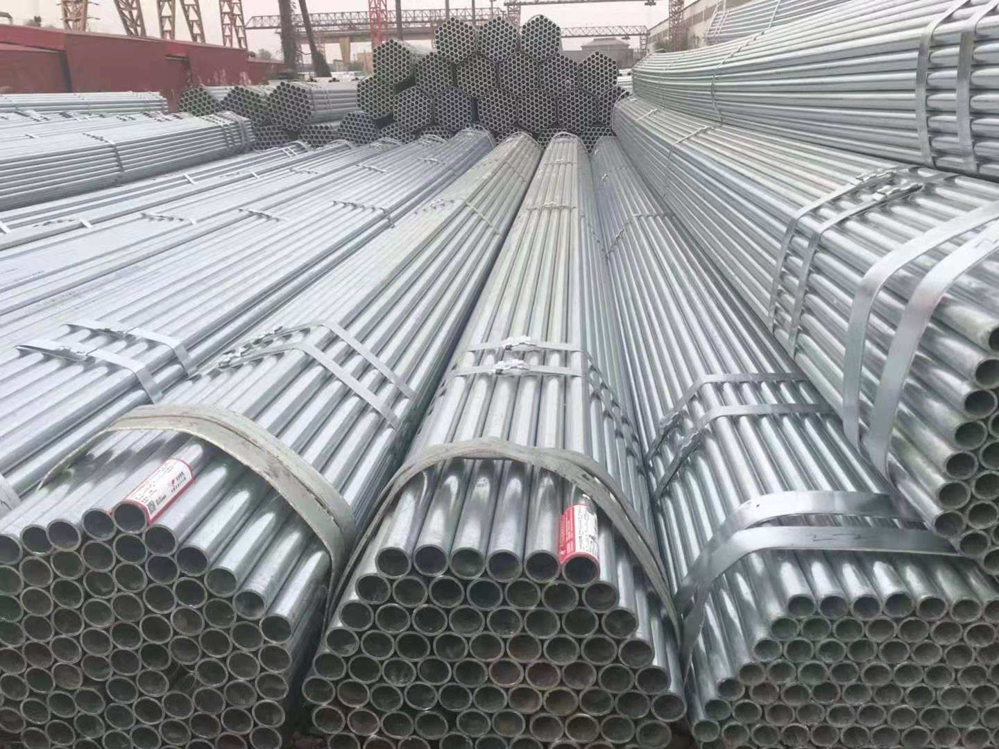 <a href=http://www.tjggcn.com/dxgg/ target=_blank class=infotextkey>鍍鋅鋼管</a>價格